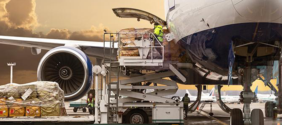 aircraft-pallets-with-aircraft-pallet-nets-loading-onto-an-aircraft